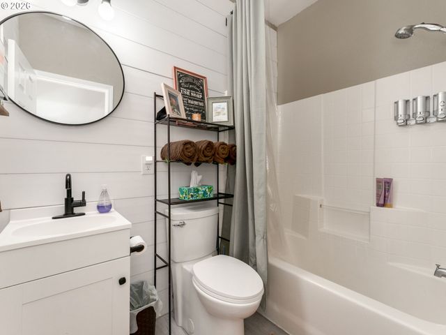 307 Nw 104TH St, Vancouver, WA 98685