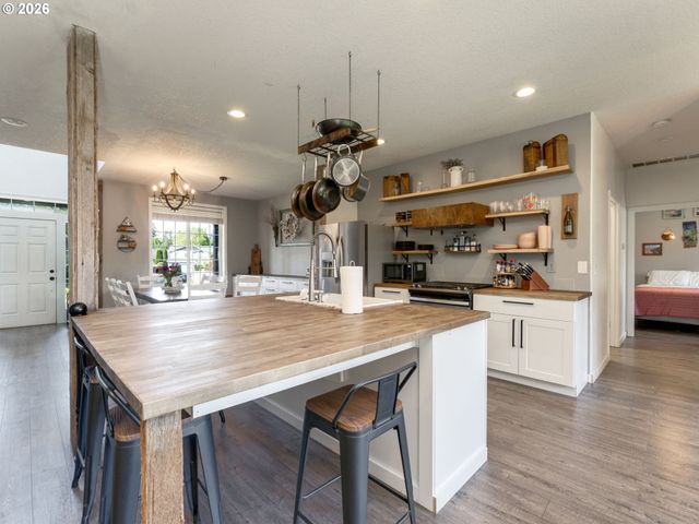 307 Nw 104TH St, Vancouver, WA 98685