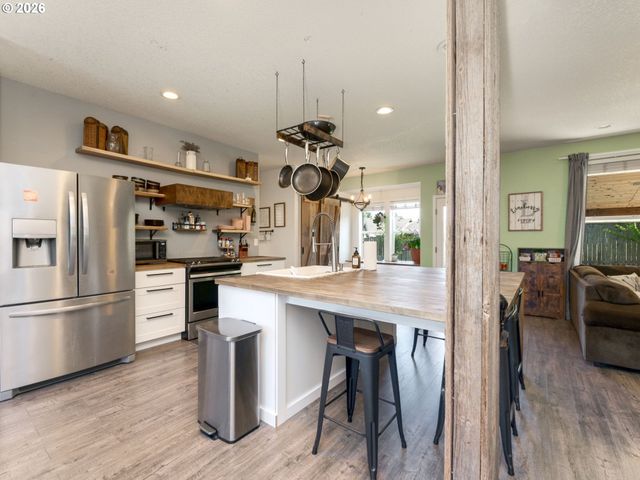 307 Nw 104TH St, Vancouver, WA 98685