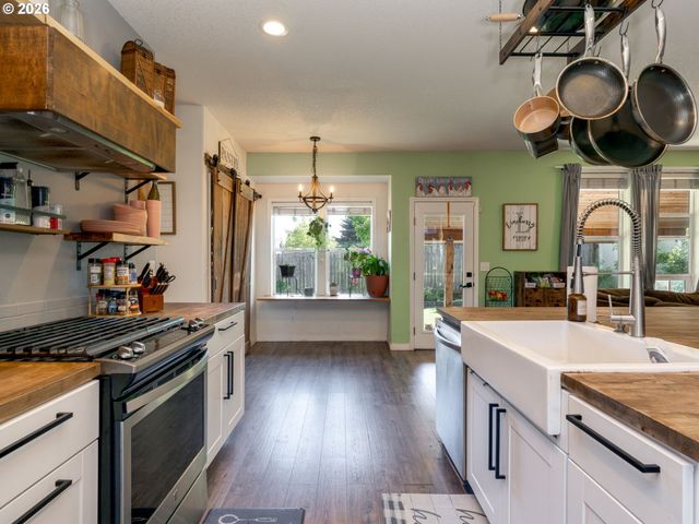 307 Nw 104TH St, Vancouver, WA 98685