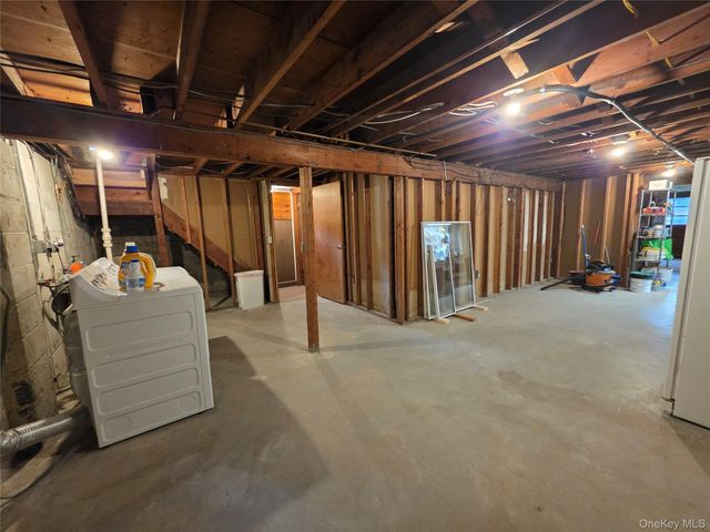 80 Colburn Drive, Poughkeepsie, NY 12603
