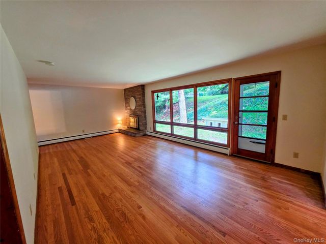 80 Colburn Drive, Poughkeepsie, NY 12603