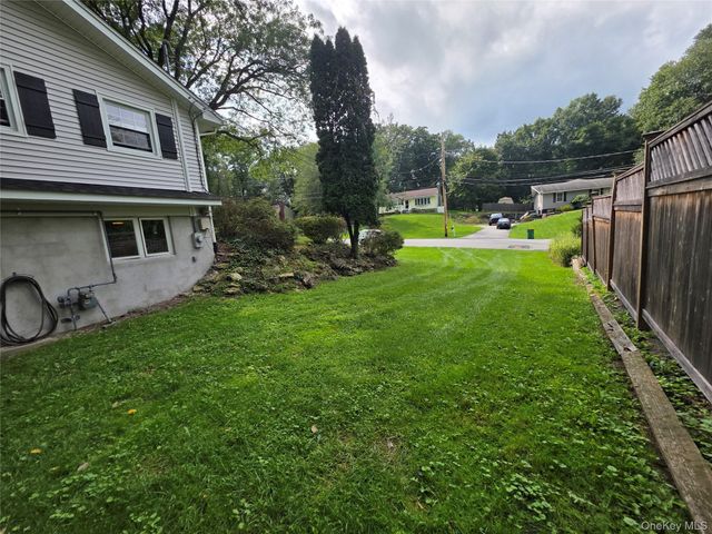 80 Colburn Drive, Poughkeepsie, NY 12603