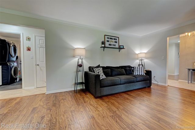 327 Coats Road, Orion Charter Township, MI 48362