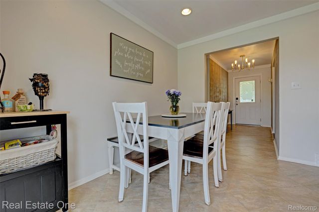 327 Coats Road, Orion Charter Township, MI 48362