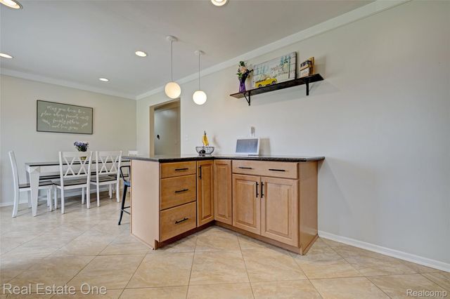 327 Coats Road, Orion Charter Township, MI 48362