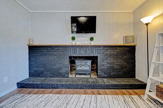 327 Coats Road, Orion Charter Township, MI 48362