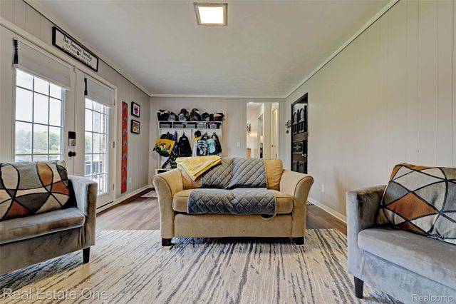 327 Coats Road, Orion Charter Township, MI 48362