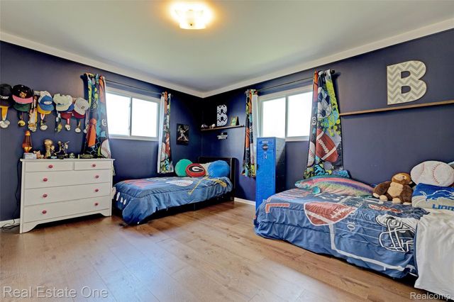 327 Coats Road, Orion Charter Township, MI 48362