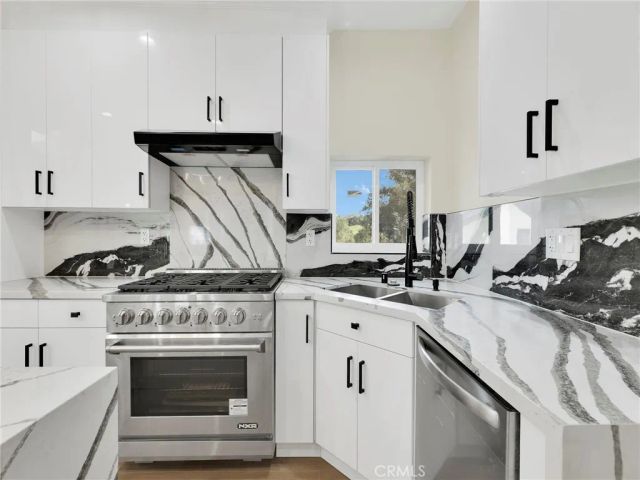 4530 Ensenada, Woodland Hills, CA 91364