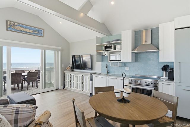 905 Dune Road, Westhampton Dunes, NY 11978