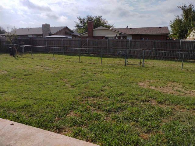 6404 SW Glenhaven Ave, Lawton, OK 73505