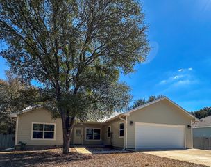 177 Waikakaaua DR, Bastrop, TX 78602
