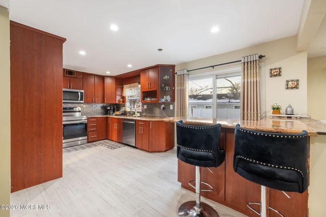 39 School Road W, Marlboro, NJ 07746