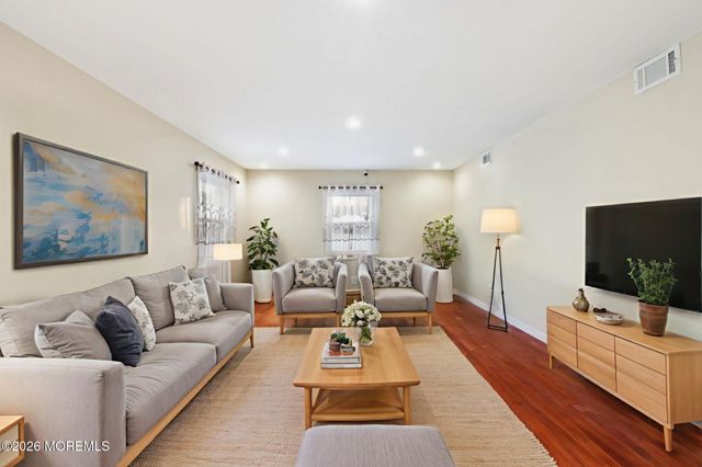 39 School Road W, Marlboro, NJ 07746