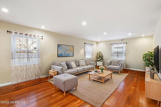 39 School Road W, Marlboro, NJ 07746