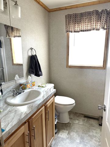 34 Ponderosa Park, Charlestown, NH 03603