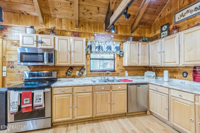 3045 Coon Hunter Lodge Rd, Jamestown, TN 38556