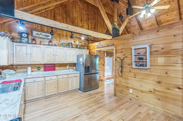 3045 Coon Hunter Lodge Rd, Jamestown, TN 38556