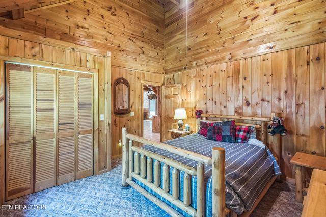 3045 Coon Hunter Lodge Rd, Jamestown, TN 38556