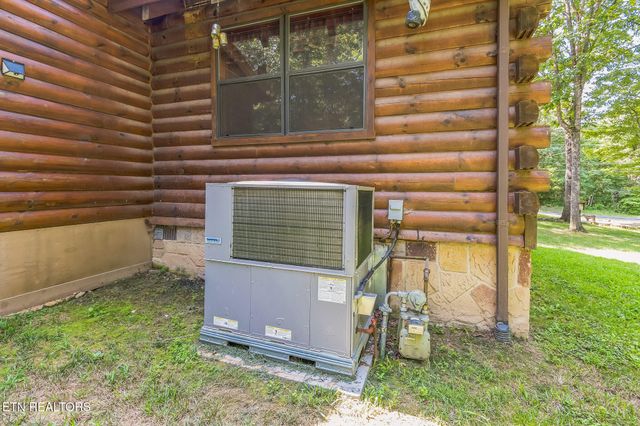 3045 Coon Hunter Lodge Rd, Jamestown, TN 38556