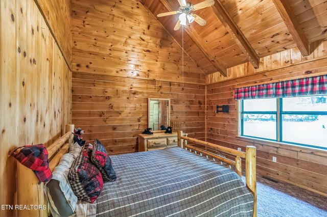 3045 Coon Hunter Lodge Rd, Jamestown, TN 38556