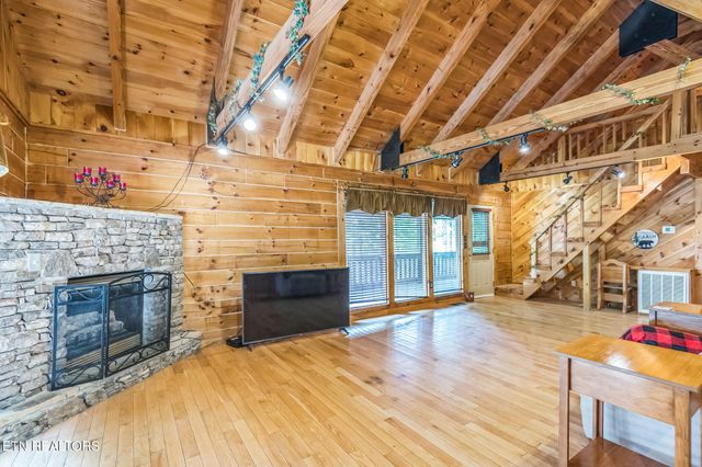 3045 Coon Hunter Lodge Rd, Jamestown, TN 38556