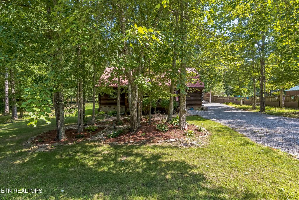 3045 Coon Hunter Lodge Rd, Jamestown, TN 38556