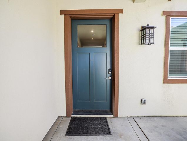 2135 Pinehurst Dr, Lincoln, CA 95648