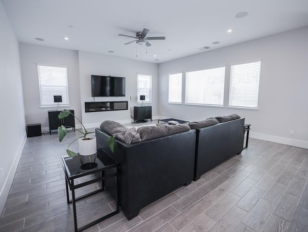 2135 Pinehurst Dr, Lincoln, CA 95648