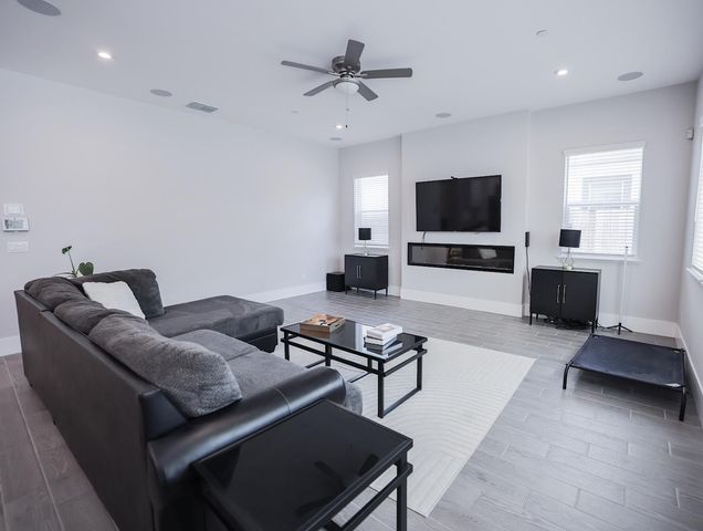 2135 Pinehurst Dr, Lincoln, CA 95648