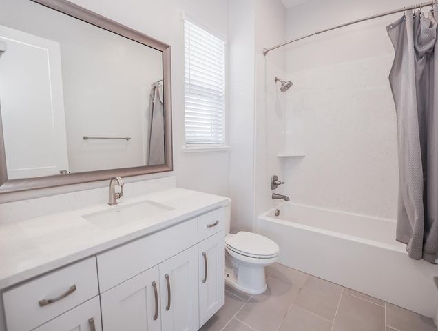 2135 Pinehurst Dr, Lincoln, CA 95648