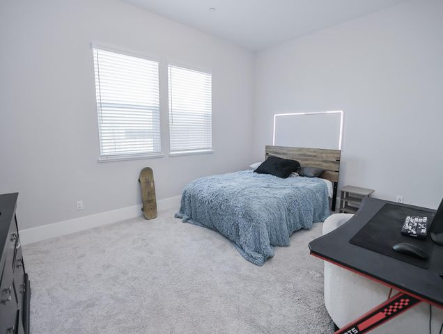 2135 Pinehurst Dr, Lincoln, CA 95648