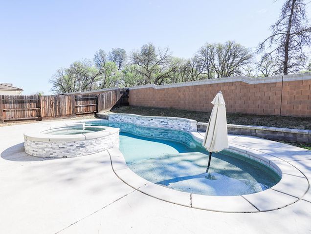 2135 Pinehurst Dr, Lincoln, CA 95648