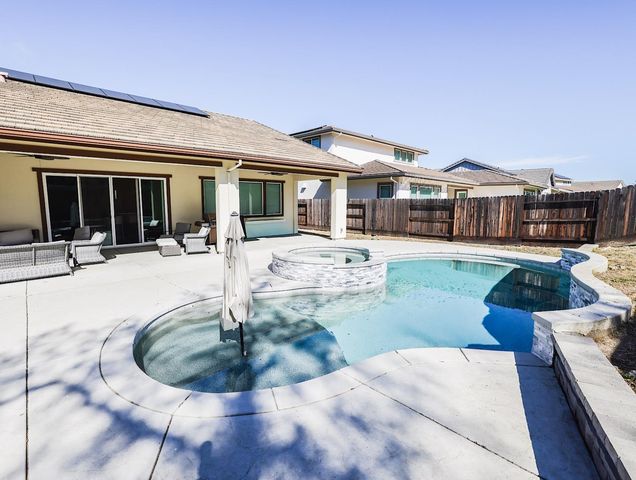 2135 Pinehurst Dr, Lincoln, CA 95648