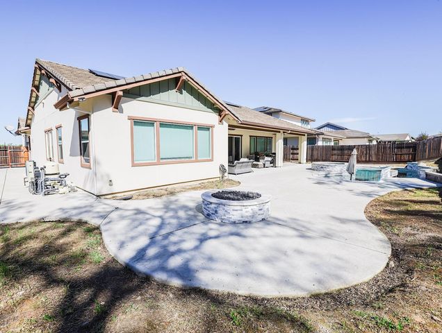 2135 Pinehurst Dr, Lincoln, CA 95648