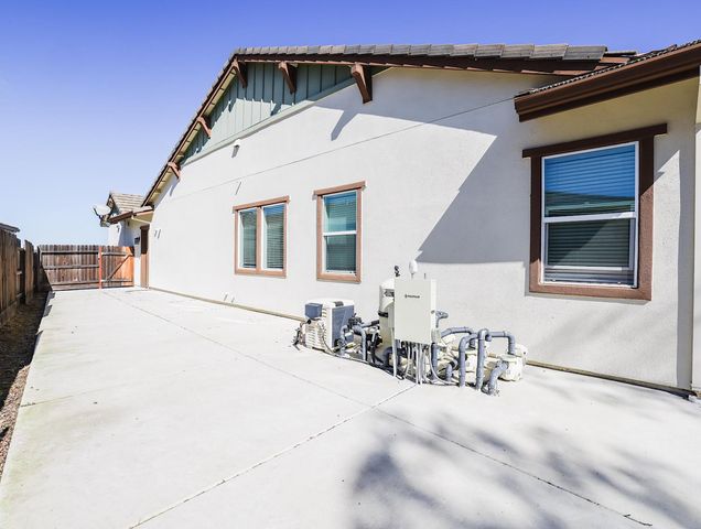 2135 Pinehurst Dr, Lincoln, CA 95648