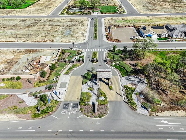 2135 Pinehurst Dr, Lincoln, CA 95648