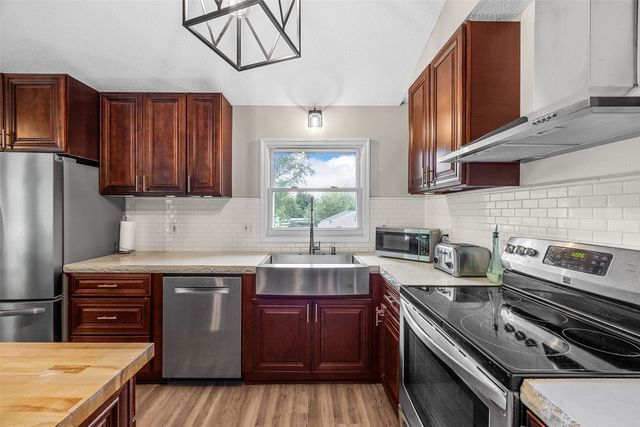 358 31st Street SE, Cedar Rapids, IA 52403