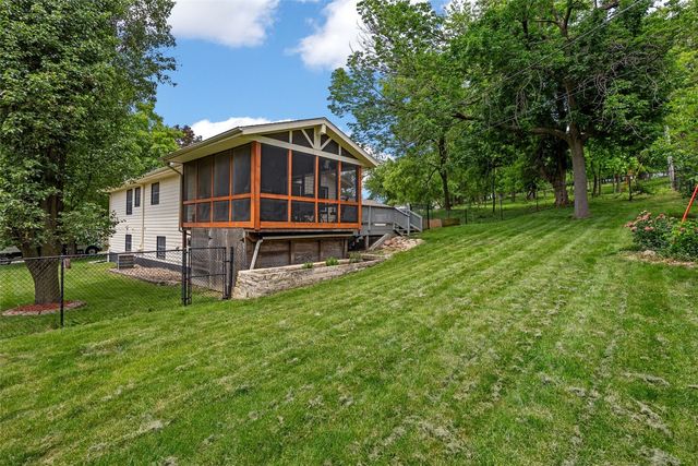 358 31st Street SE, Cedar Rapids, IA 52403
