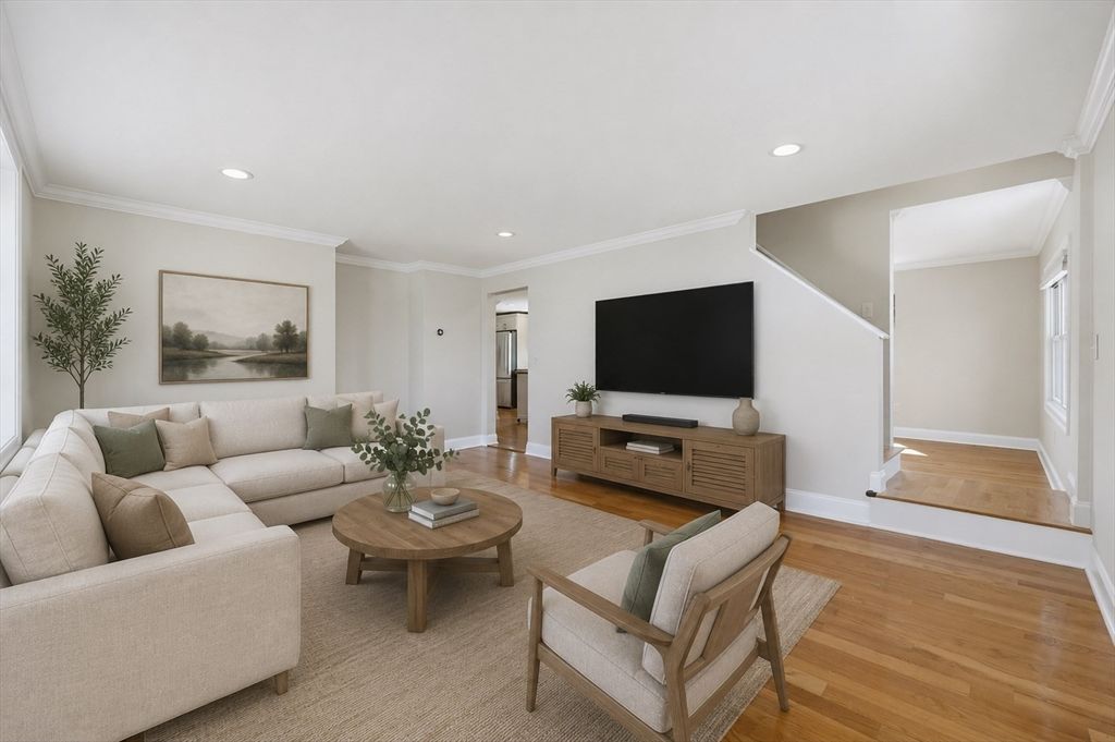 82 Putnam St 2, Winthrop, MA 02152