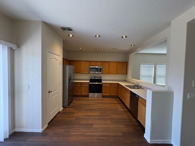 17325 N 185th Drive, Surprise, AZ 85374