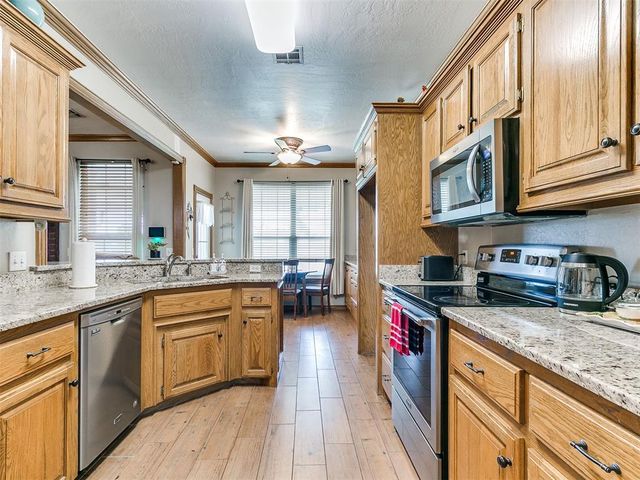20328 SE 37th Street, Harrah, OK 73045