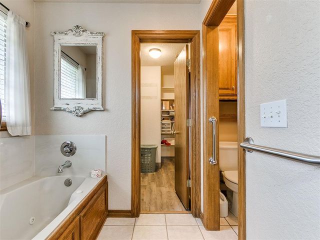 20328 SE 37th Street, Harrah, OK 73045