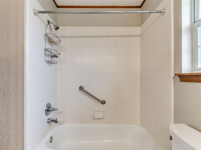 20328 SE 37th Street, Harrah, OK 73045