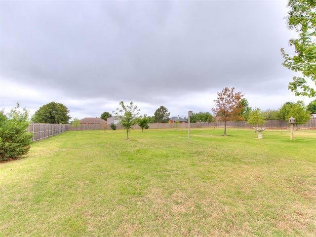 20328 SE 37th Street, Harrah, OK 73045