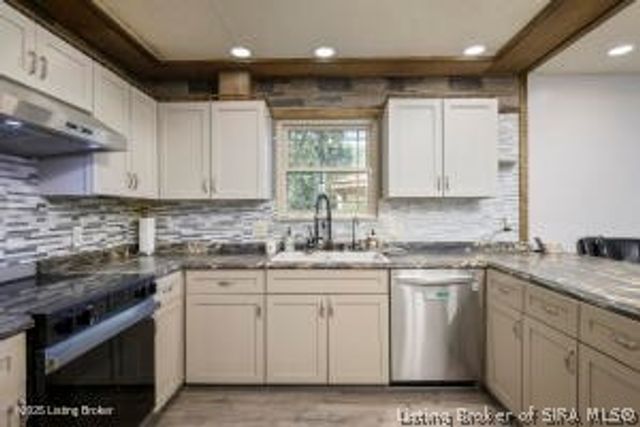 8126 John Pectol Road, Georgetown, IN 47122