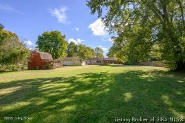 8126 John Pectol Road, Georgetown, IN 47122