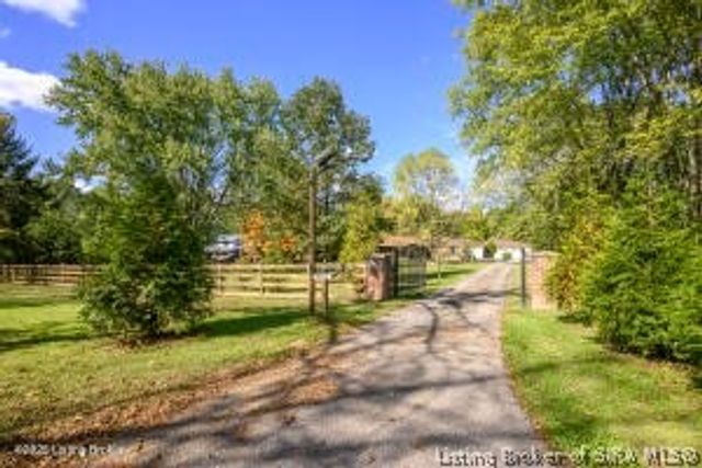 8126 John Pectol Road, Georgetown, IN 47122