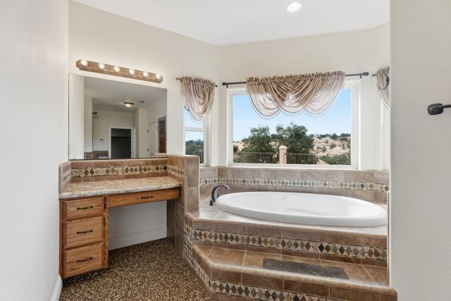 33099 Road 800, Raymond, CA 93653